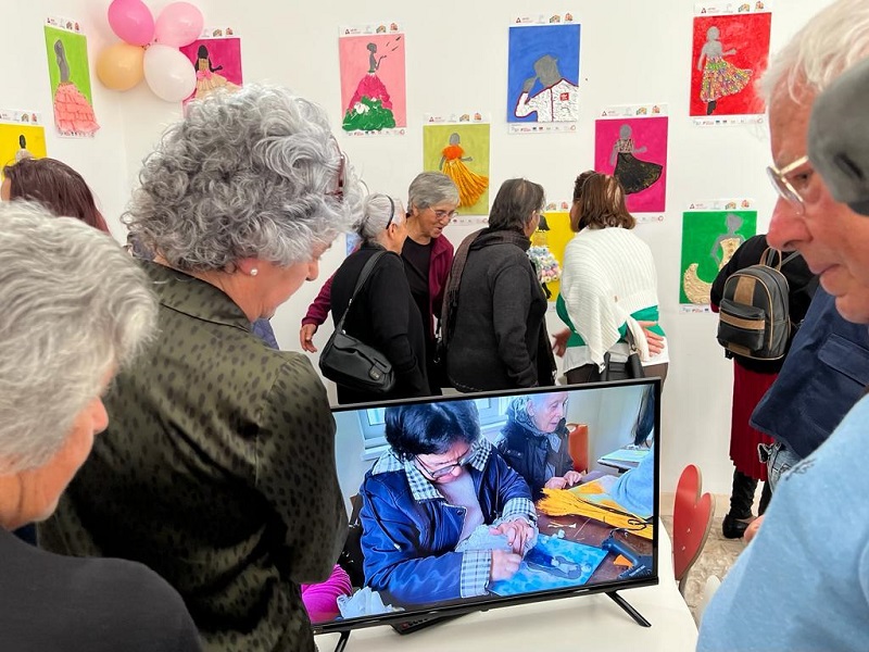 Seniores do Projeto CLDS Cantanhede 4G – Intervir, Integrar e Incluir inauguram exposição de arte “Telas com Vida!”, no Museu da Pedra