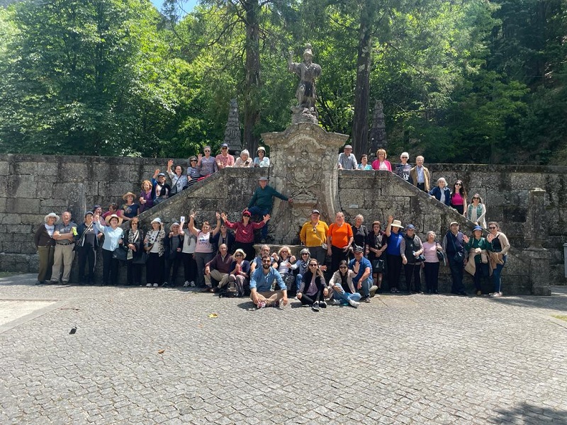 Seniores que integram a atividade “Entre laços…Menos Sós” do Projeto CLDS Cantanhede 4G “Intervir, Integrar e Incluir” participaram num passeio convívio ao Gerês e a Braga